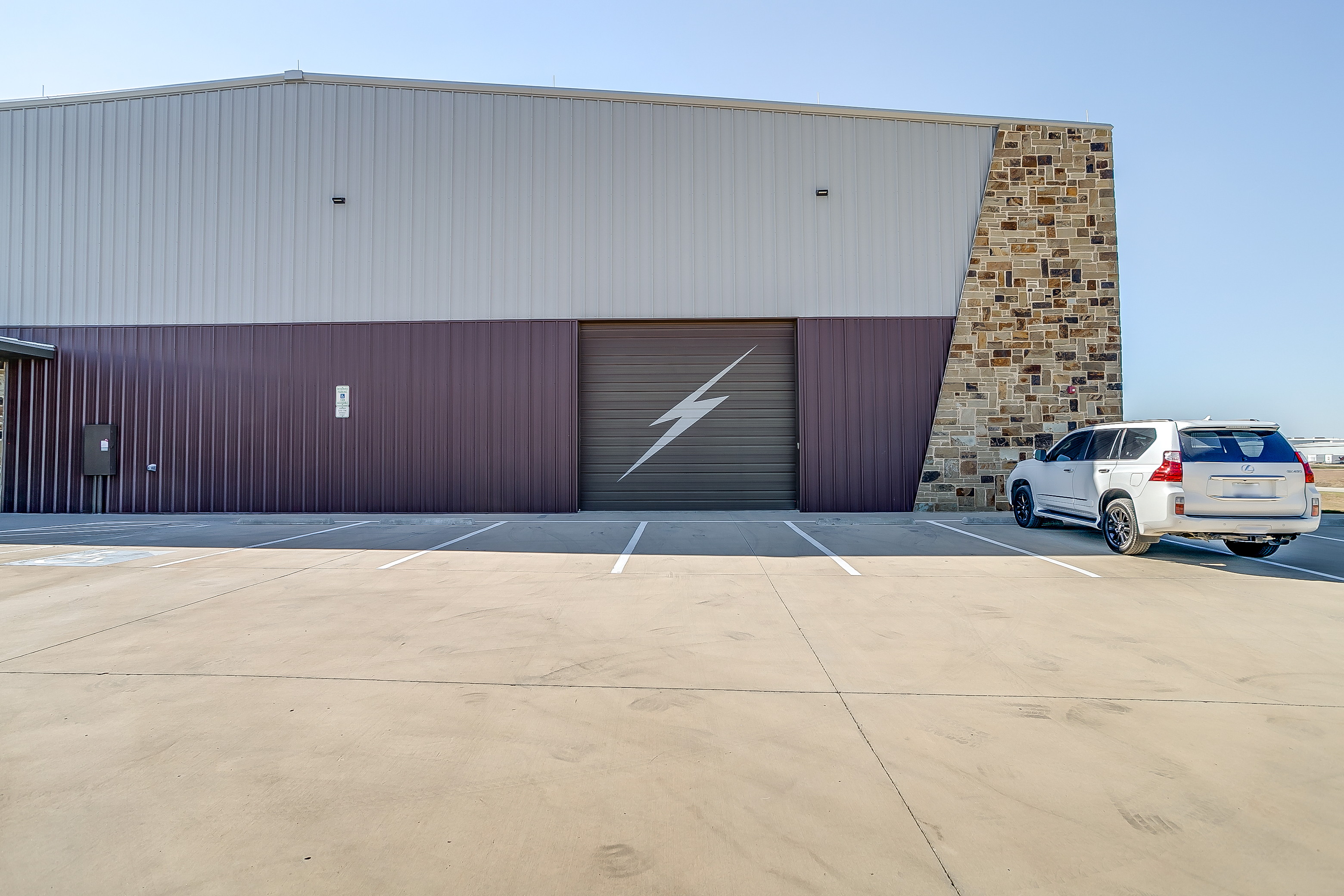 Hicks Hanger project photo 10